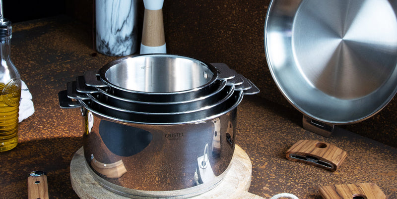 How do I clean a burnt stainless steel frying pan or saucepan ?