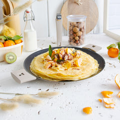 Crepe chocolate, clementine, mango and kiwi
