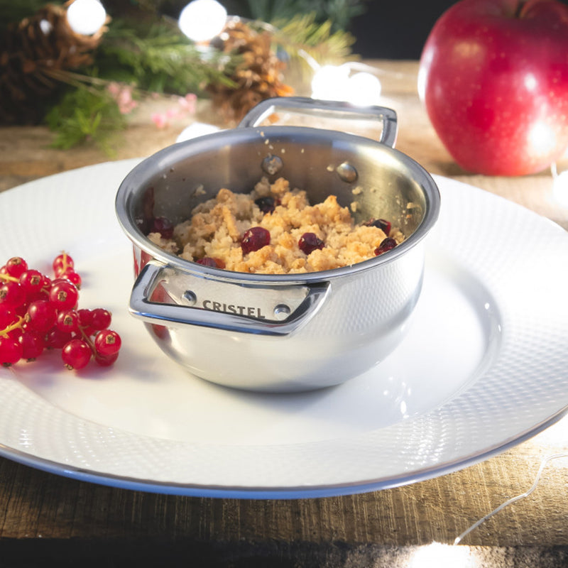 Apple and redcurrant crumble