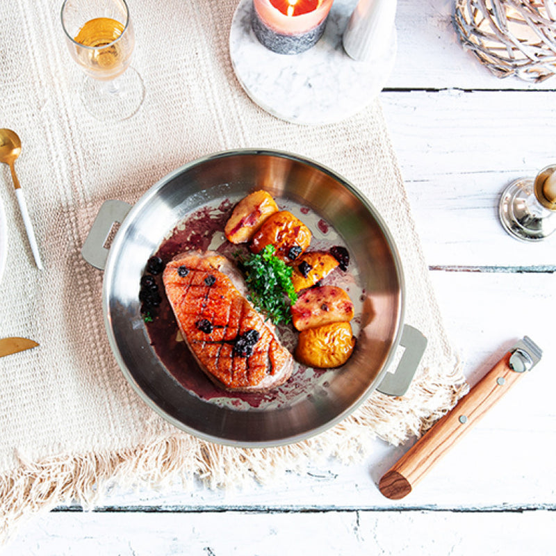 Duck breast with apples and cider