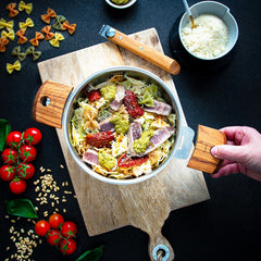 Farfalles with snacked tuna and pesto